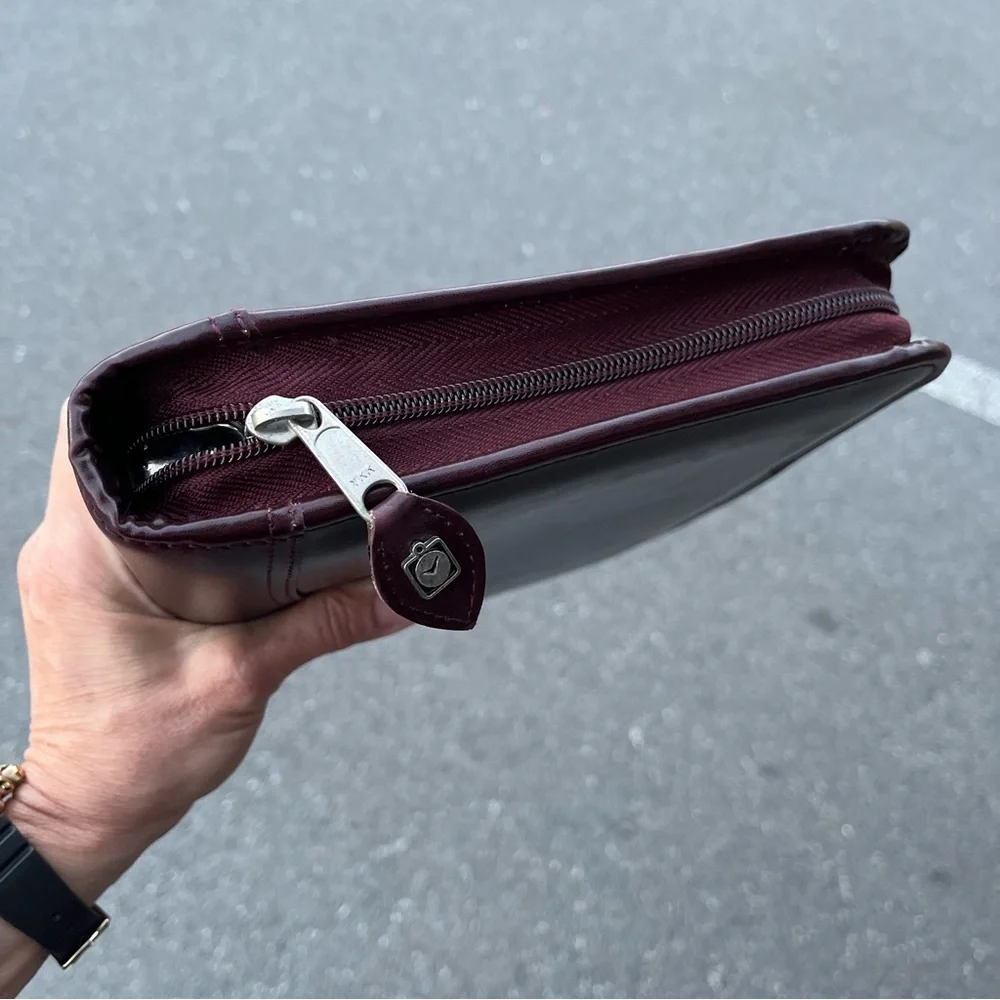 Day-Timer Desk Planner NEW Burgundy Leather 8.5x11 7 Ring Binder Zip Around Vtg